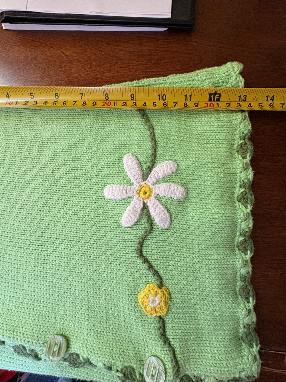 Vintage 90s hand knit. Rey Wear. Ladies large. Mint condition,button up,daisies - Picture 3 of 6